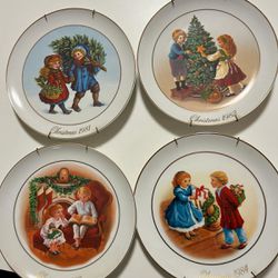 Vintage Avon 1(contact info removed) Collector Christmas Memory 9” Plates