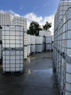 IBC Totes   Water Tanks  275 Gallons used Once ☝️ 