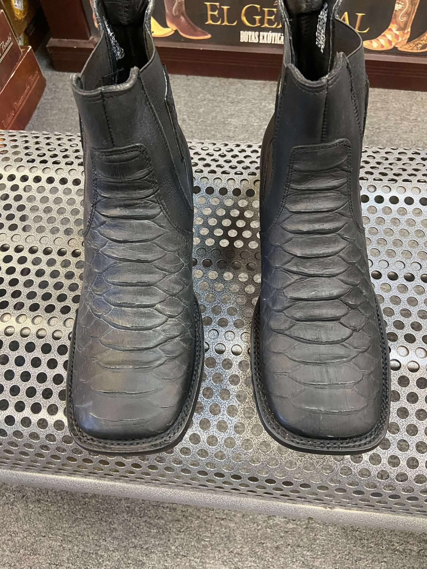 Nuevos botines de piel punta cuadrada