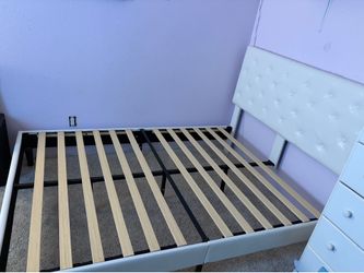 Full bed frame
