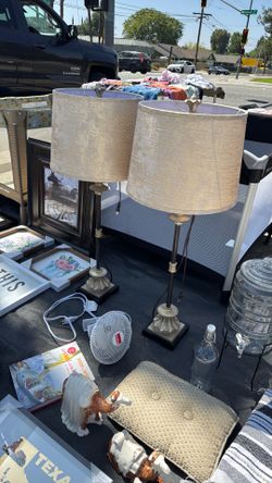 2 beautiful lamps, black and gold