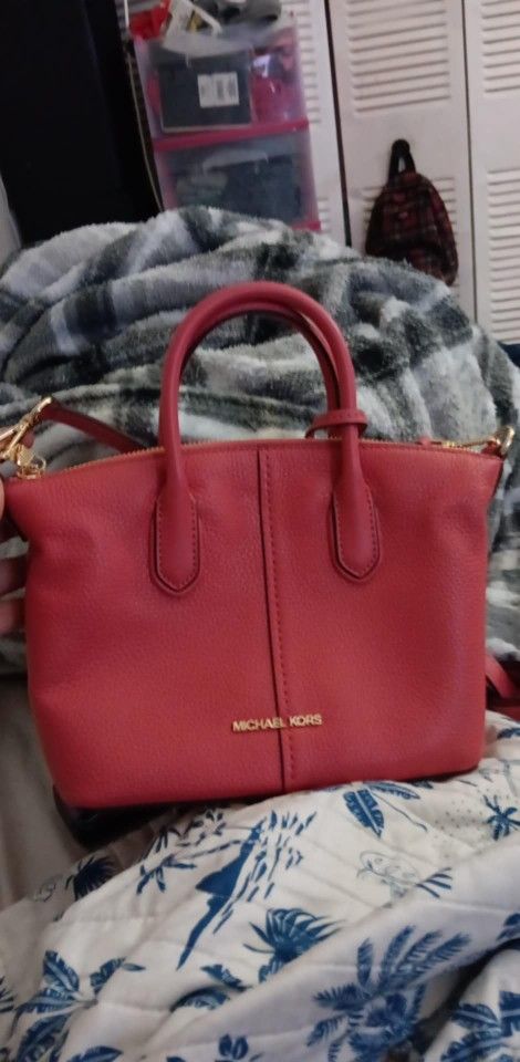 Med Size Michael Kors Pink Purse