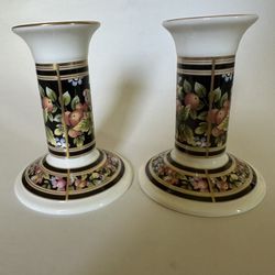 Vintage Wedgwood candlestick holder Set Of 2 Excellent Condition