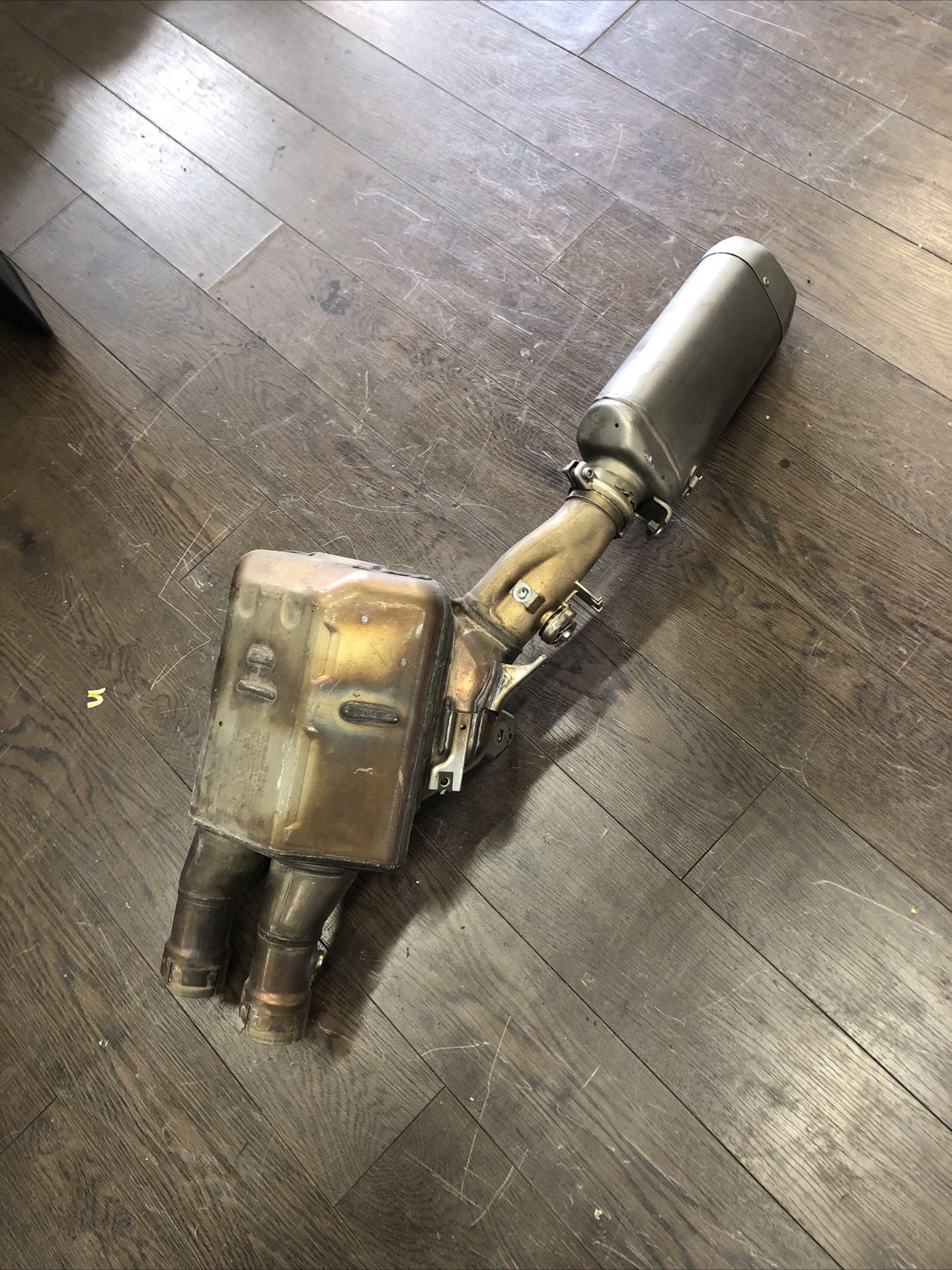 Yamaha R1 OEM Exhaust/ Mufffler