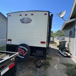 2018 Viking 17 Foot Camp Trailer 