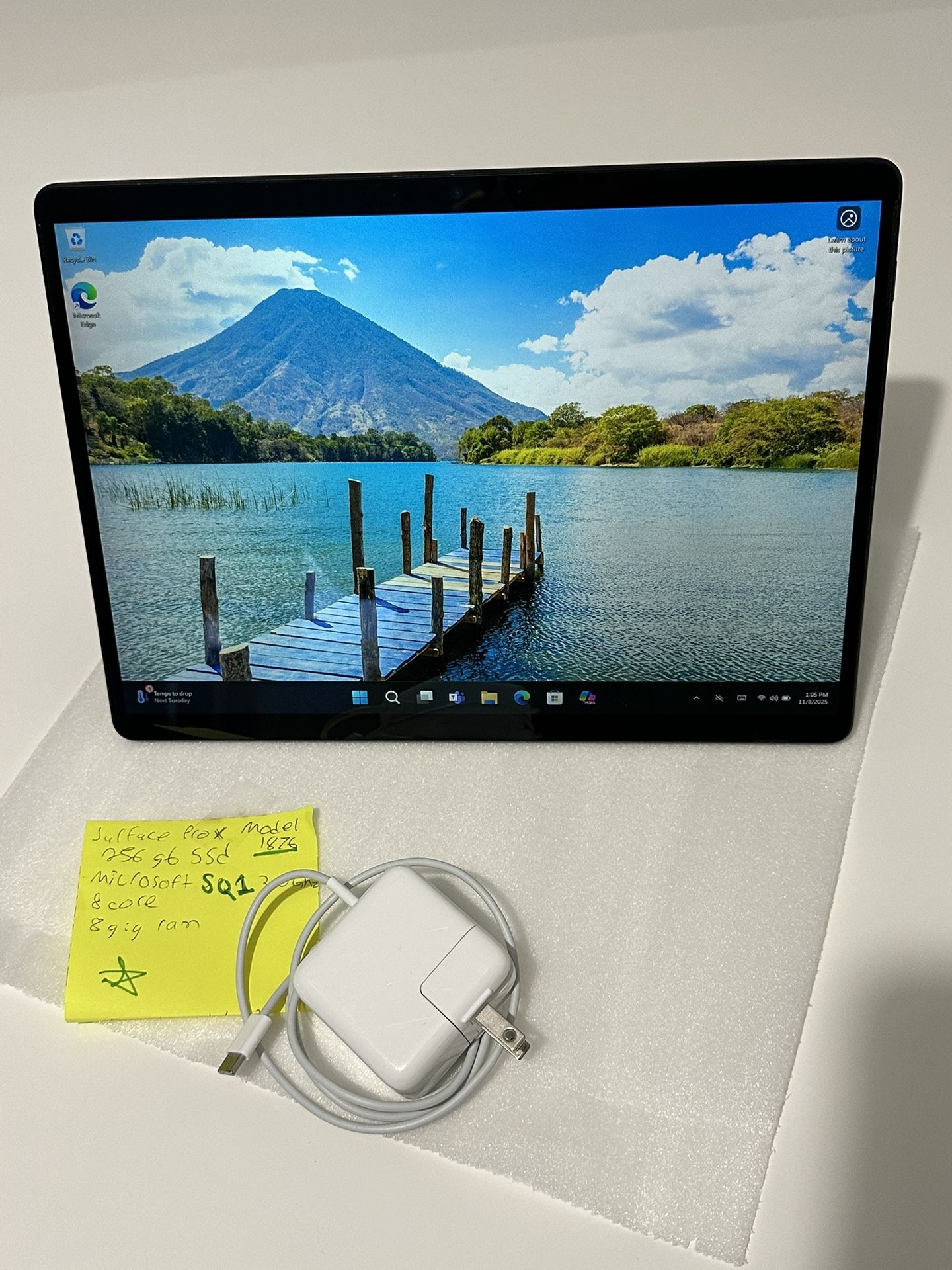 Microsoft Surface Pro X SQ1 13" 8GB/250GB Black win11 Home model 1876