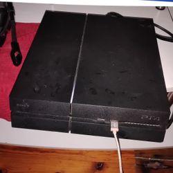 PlayStation 4 Pro With Games And Headset 