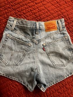 Levi short