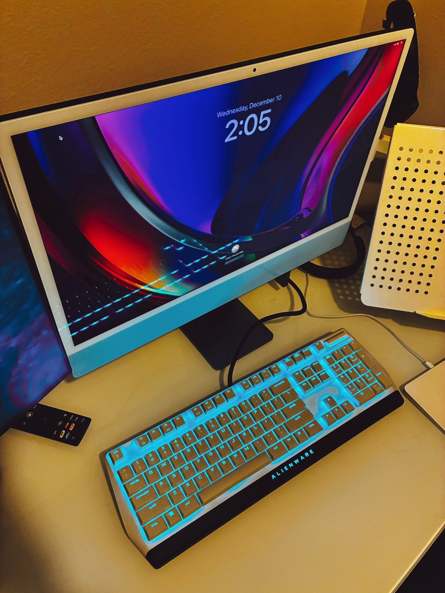 Apple 2023 iMac with Apple M3 chip 8-core CPU, 24-inch, 8GB RAM, 256GB SSD Storage, Blue