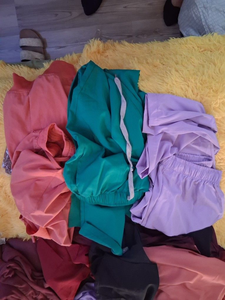 FREE NURSING SCRUBS SETS.