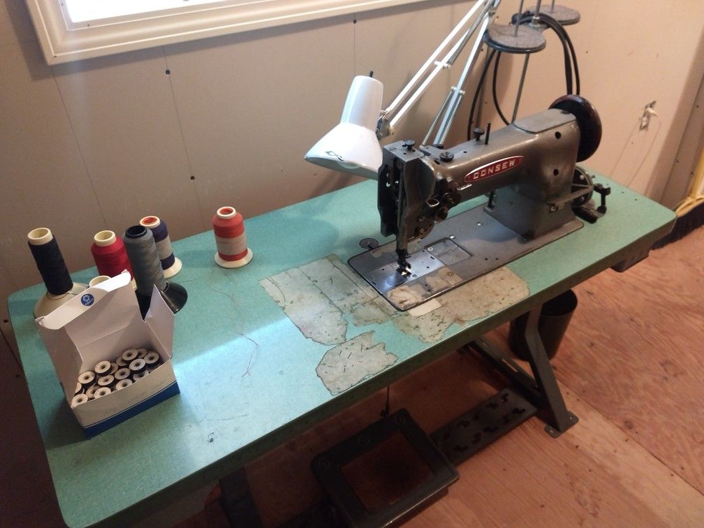 Consew model 226 small bobbin Sewing Machine for Sale in Renton, WA OfferUp