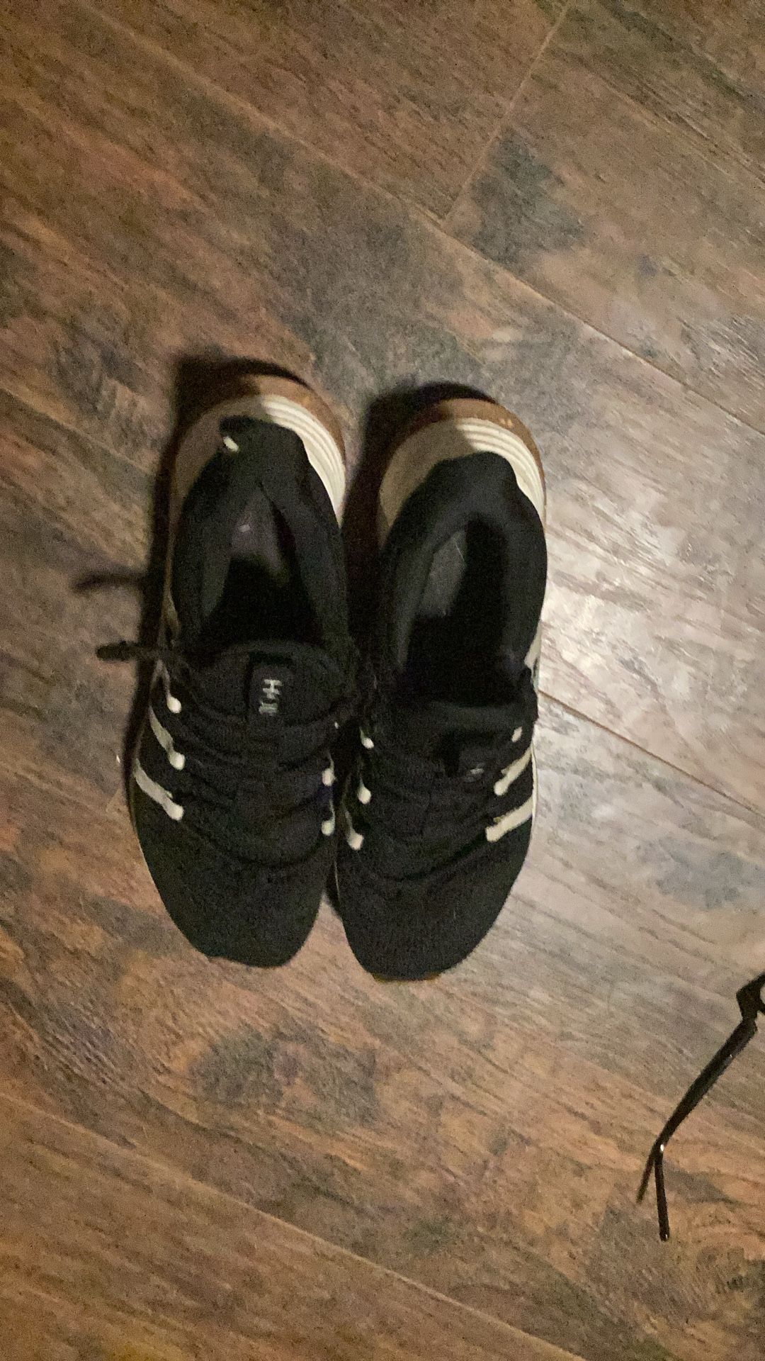 running shoes amazing grip size 6