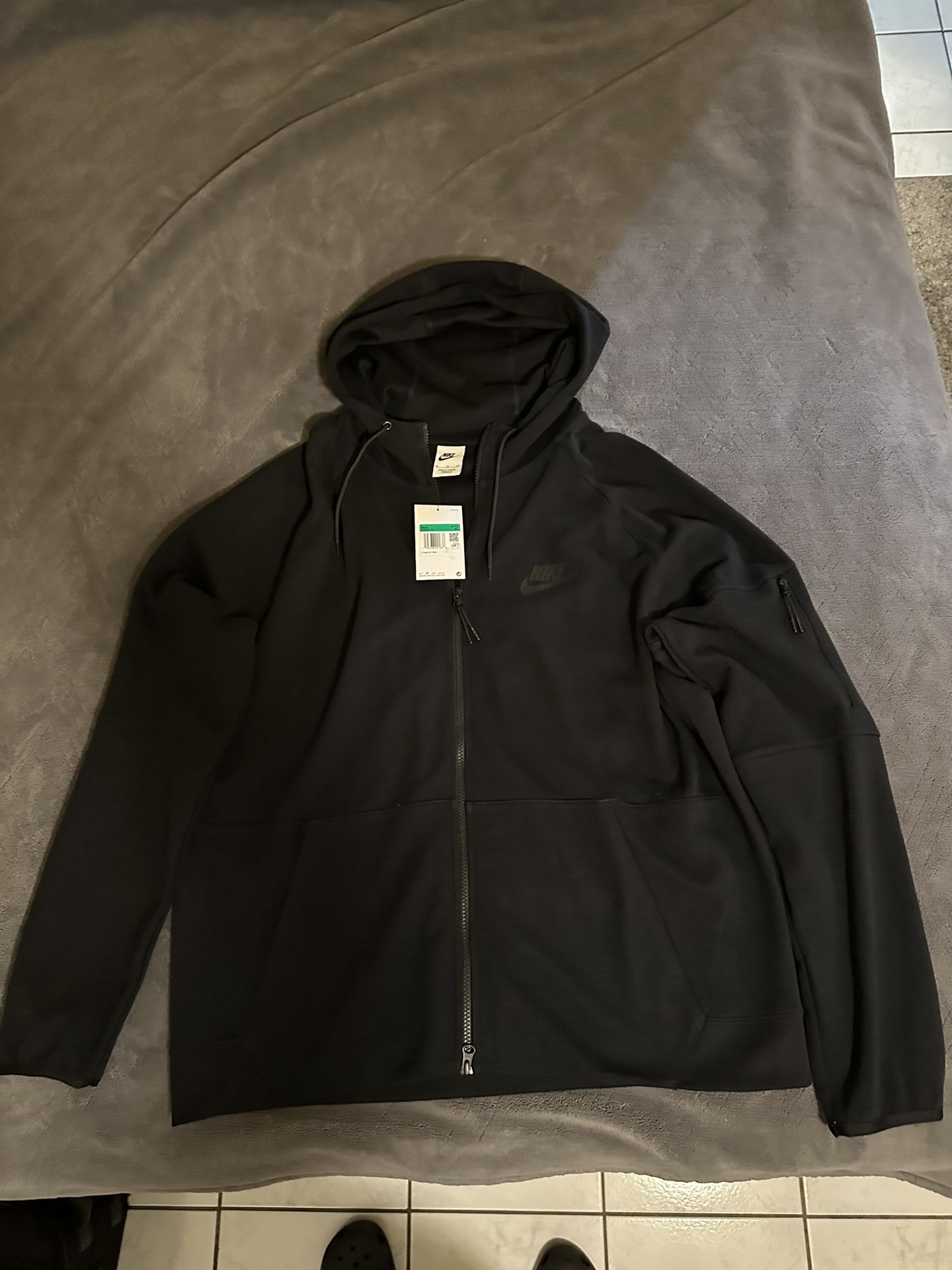 Nike Men Black Full Zip Hoodie Sweater