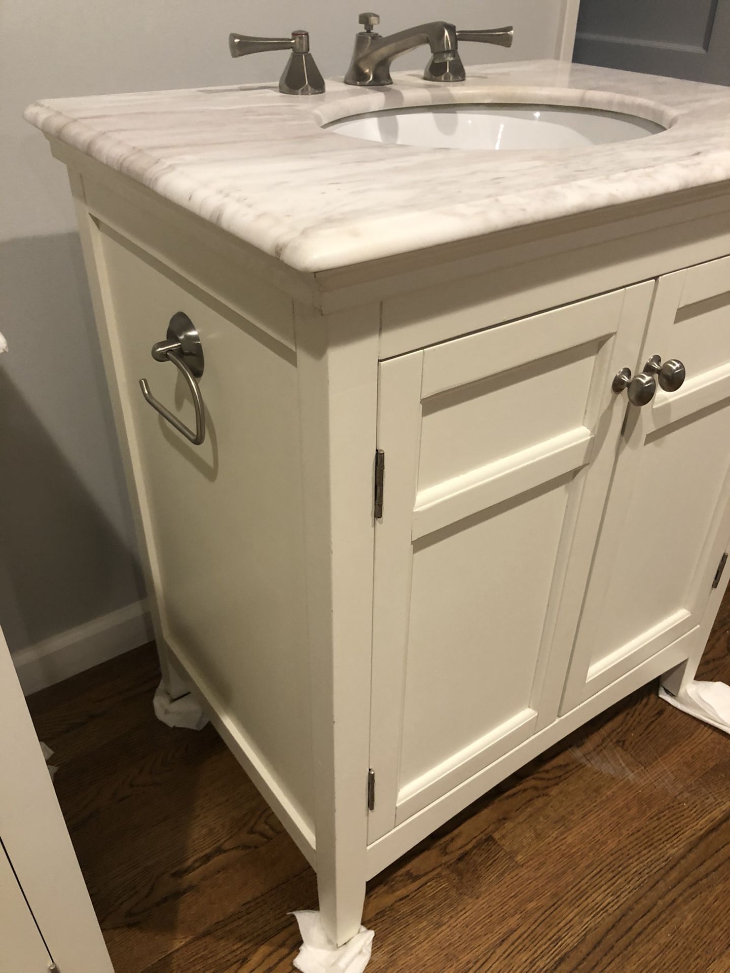 Marble Top Bathroom Vanity (Set Of 2) for Sale in Los Angeles, CA OfferUp