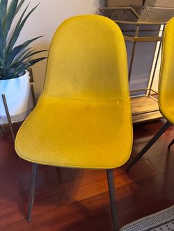 Dining room chairs 4 total