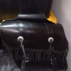 2     bSaddle Bags
