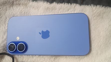 iPhone 16