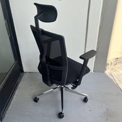 Brand New Office Chair Black Mesh Chair