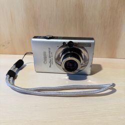Canon PowerShot Elph SD1100 IS Silver Digital Camera Tested-Good w/Bat-Char-Card