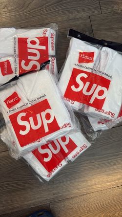 Supreme socks