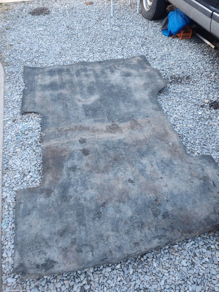 8ft Truck Mat Chevy/Ford $100/Bestoffer Or Trade