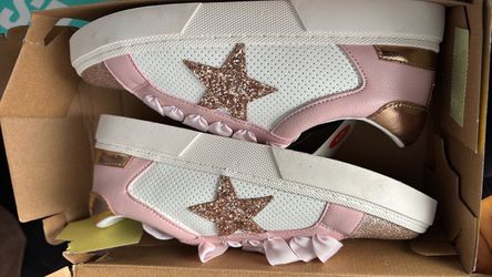 Kaitlyn sneakers size 3