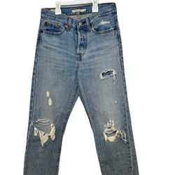 Women Levi’s Jeans 