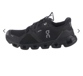 NEW condition women's black ON sneakers waterproof