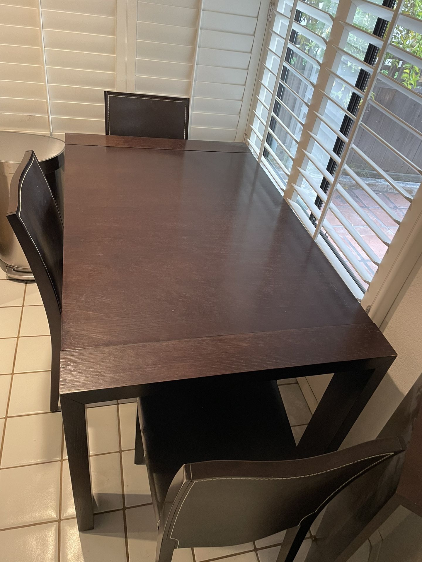Kitchen Table And 4 Chairs