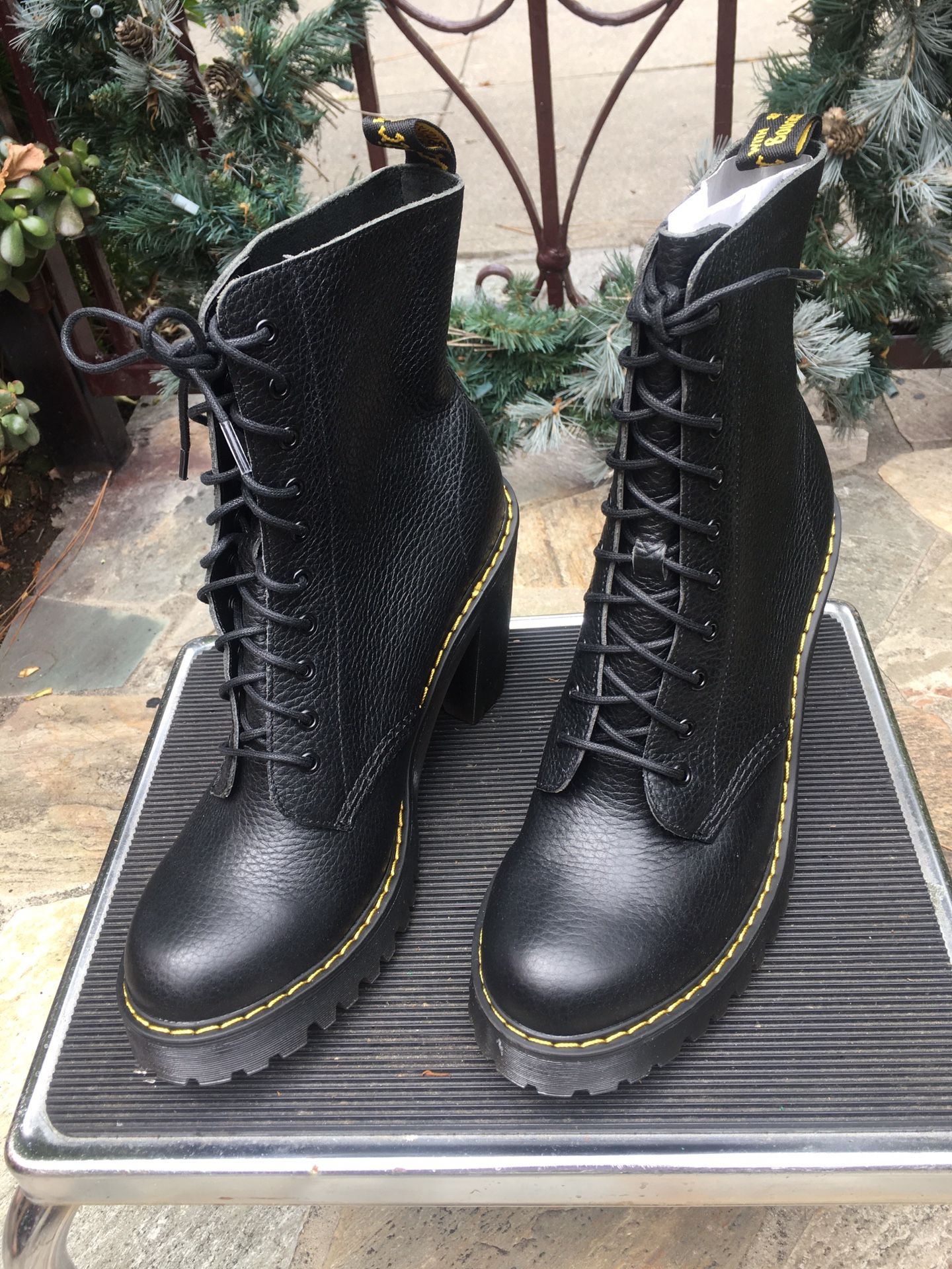 Women Chesney Leather Flared Heel