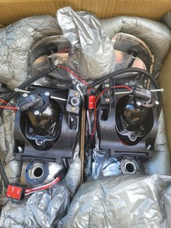 1(contact info removed) GMC Sierra/ Yukon Headlight Assembly Pair