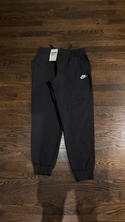 Brand new Nike standard fit sweat pants kids XL.