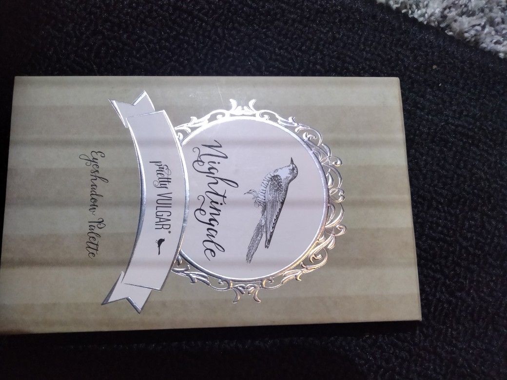 Nightingale Pretty Vulgar Eyeshadow Palette 
