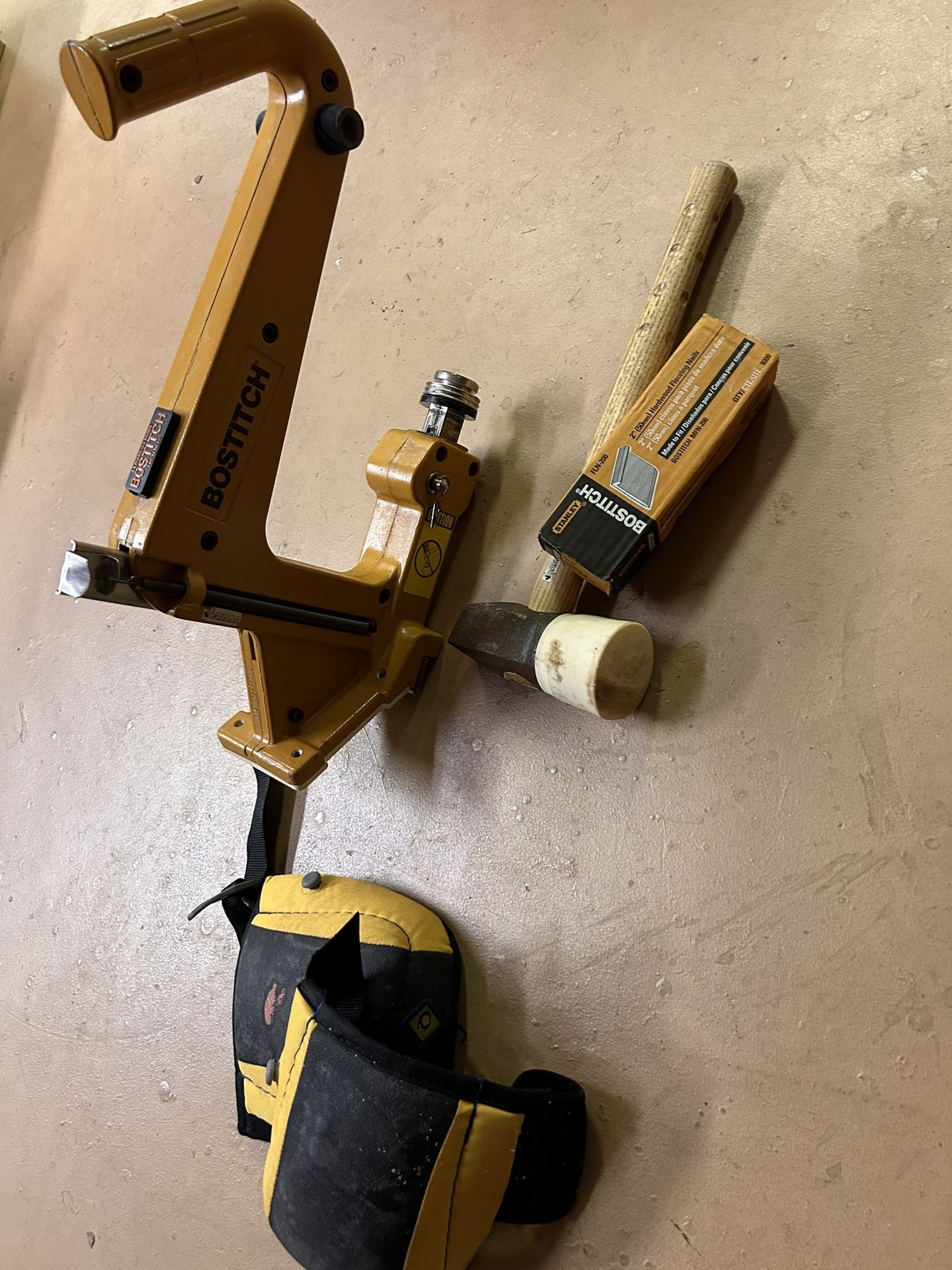 Hardwood Floor Nailer+kneepads