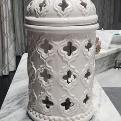 Cermaic Vase  With Lid