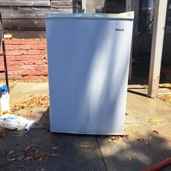 Dela Mini Freezer