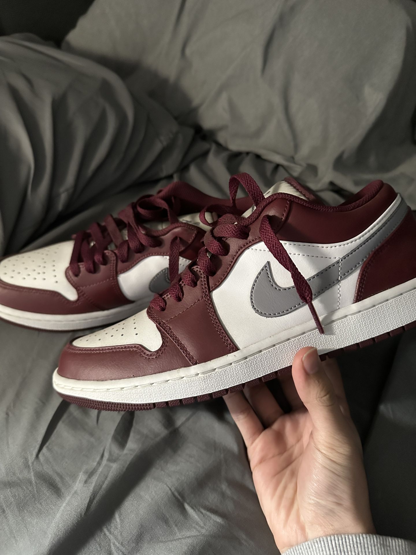 Air Jordan 1 Low ‘cherry Wood Red’