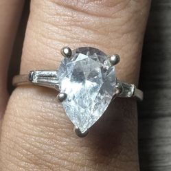 14kt White Gold Pear Shape Cz Ring Size 10
