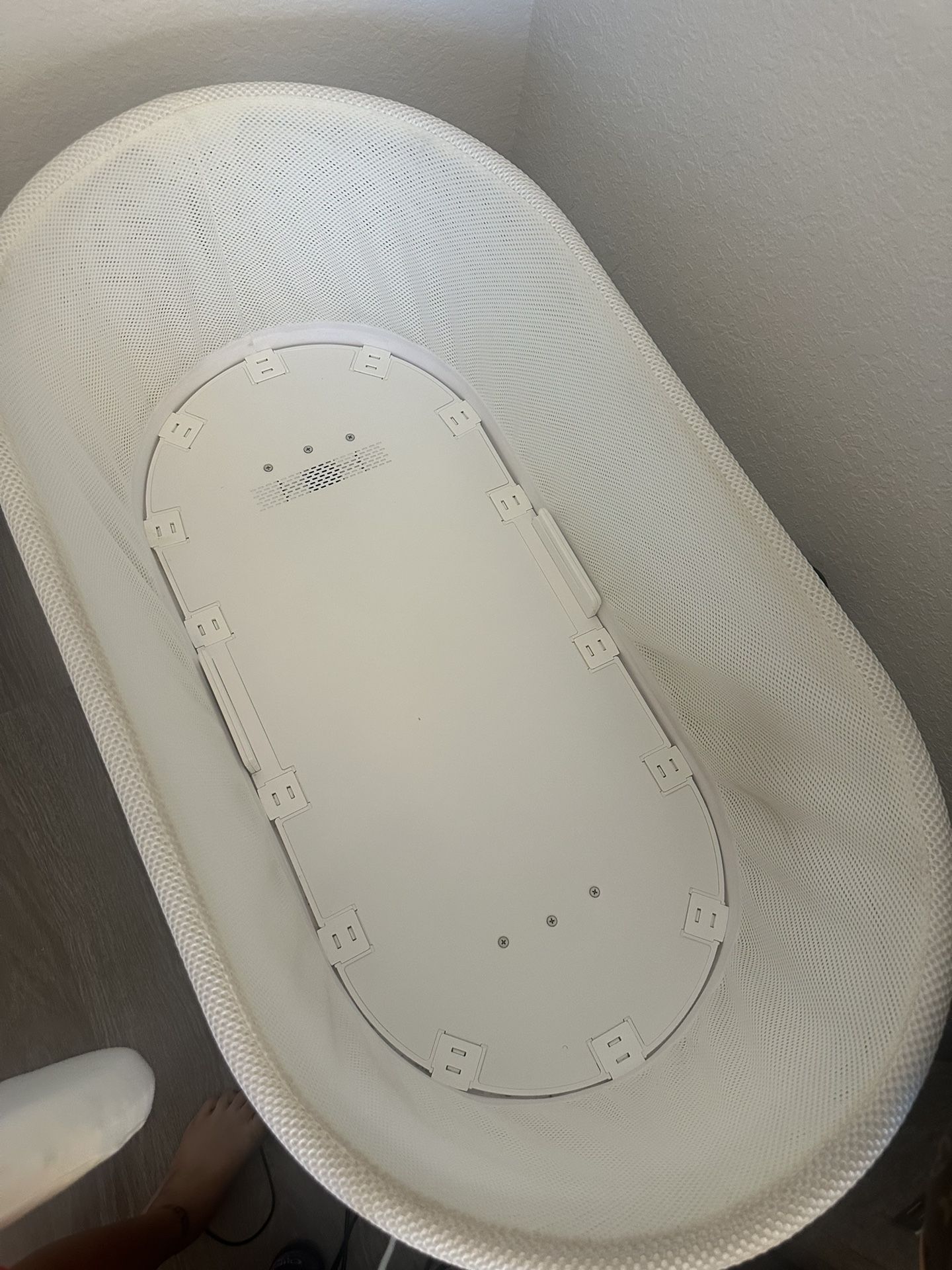 Baby Snoo Bassinet