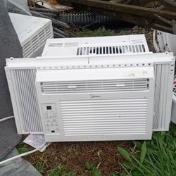 2 GE Window Unit Air Conditioner 5000  BTU  115 Volts