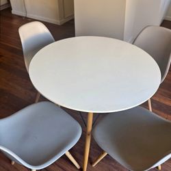 ✨ For Sale: Minimalist Dining Set! ✨