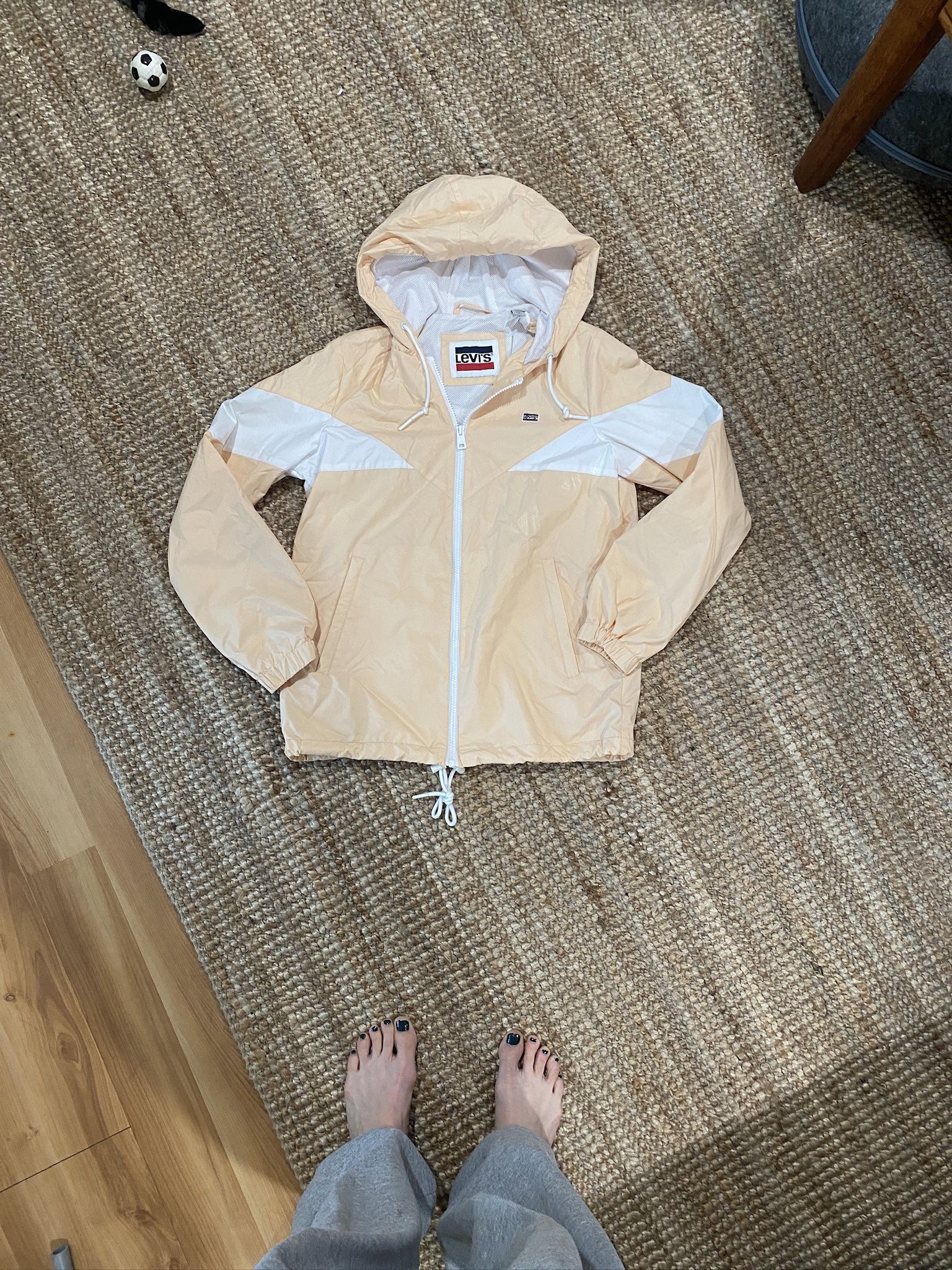 XS Levi’s Lightweight Windbreaker 