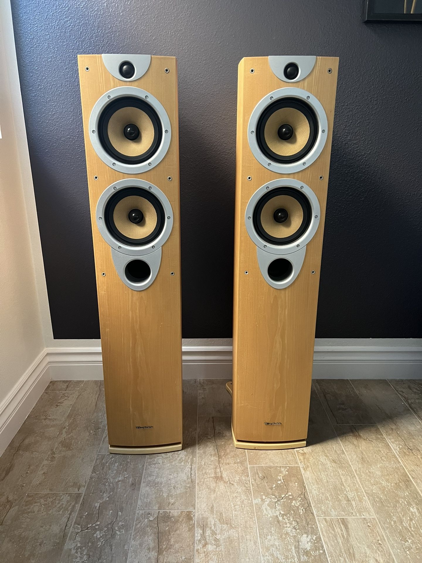 Collectors! Wharfedale Pair of Pacific EVO-40 Floorstanding Loud tower Speakers made England
