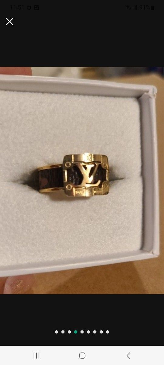 Ring Brown Pattern
