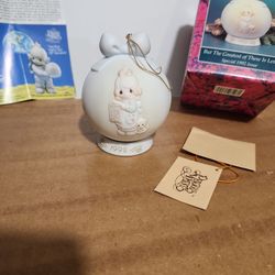 Precious Moments Ornamnet 527742 ln box But The Greatest Of These Is Love 1992