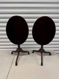 2 Vintage Bombay Tilted Top Oval End Side Mahogany Accent Table Imperfections. Used in good with some cosmetic blemishes. These  blemishes are in the 