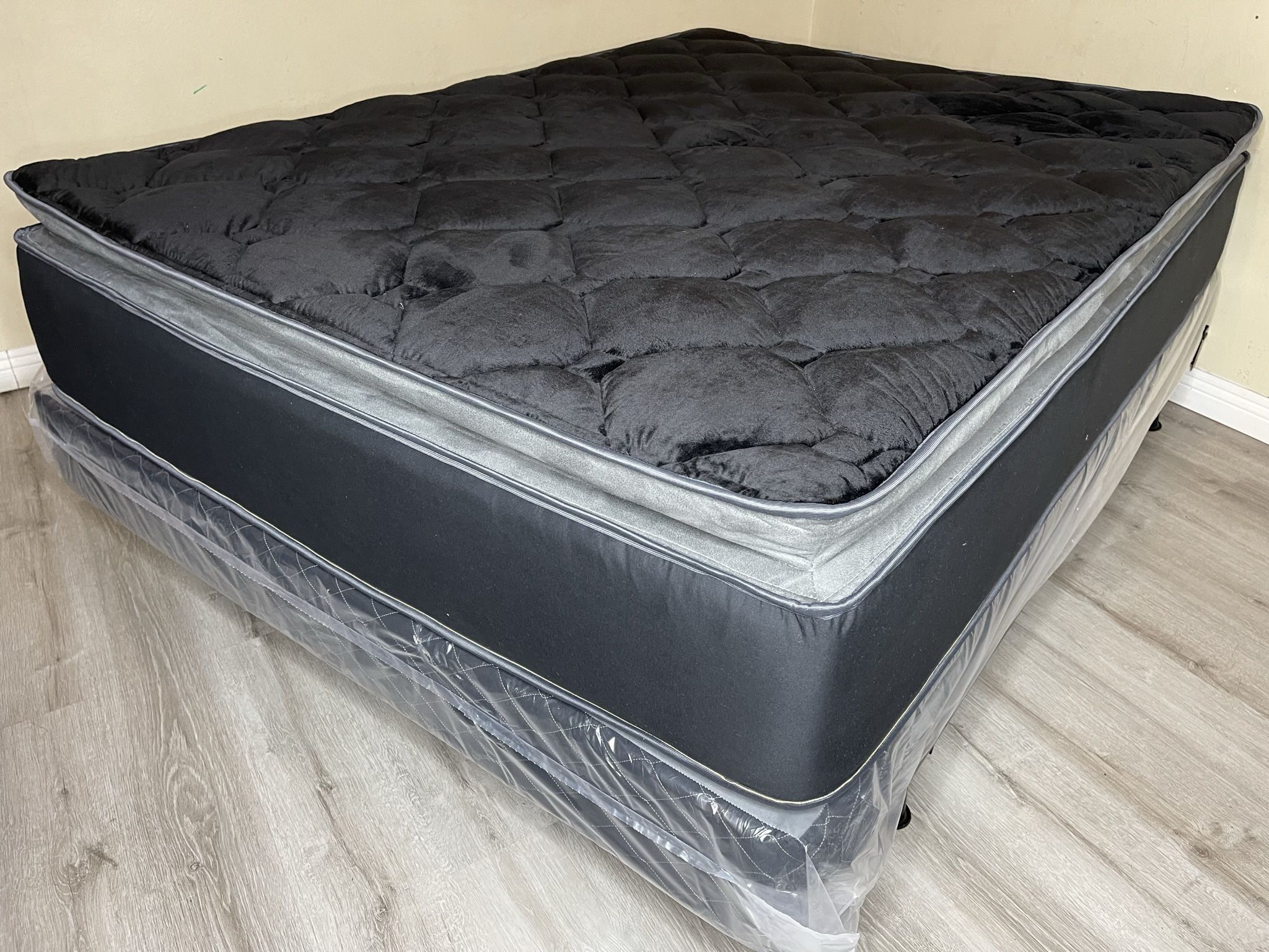 King Midnight Collection Hybrid Pillow Top Mattress!