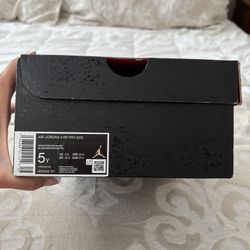 Used Jordan 4s ( Size 5y)