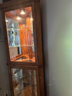 Corner lighted curio cabinet, oak