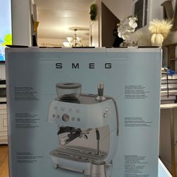 SMEG White Semi-Automatic Espresso Machine